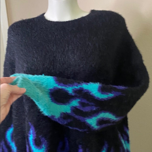 Adika Black heavy knit goth rock Sweater Blue and Purple Flames 🖤🖤☠️ - Picture 3 of 7